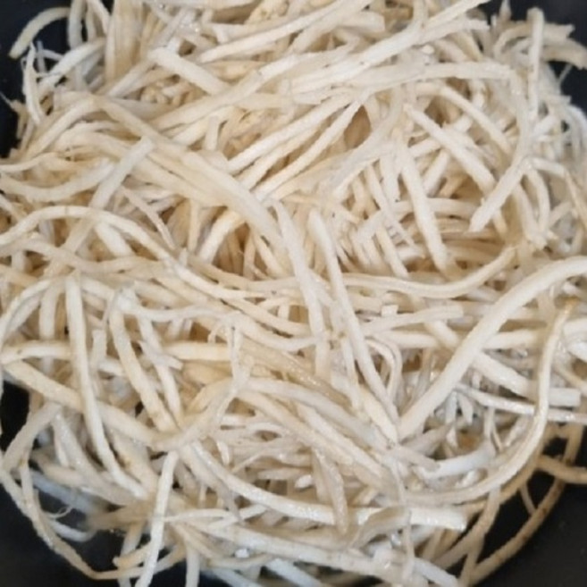 25년 신선한우엉 국산 햇우엉 당일공정 우엉채 실채(가늘게채썬우엉) 500g 1kg 우엉조림, 1개