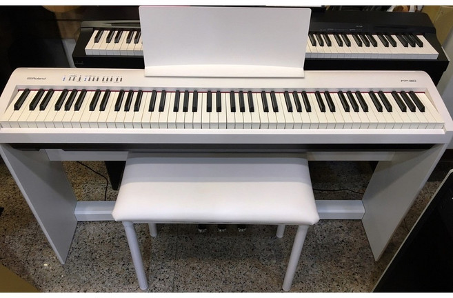 樂蘭 Roland FP-30X 電鋼琴 (含三踏板 琴椅) 88鍵 - 台灣公司貨保固2年 - 現貨供應 (黑/白二色), 1個, FP-30x-BK（黑色）不含琴架椅