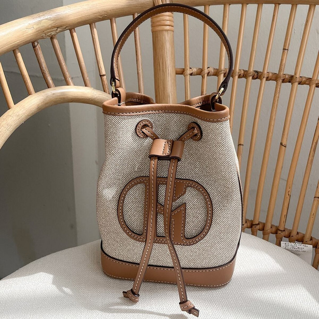 [국내백화점] 헤지스 [H20] 시그니처 H 레더 베이지 버킷백 크로스백 숄더백