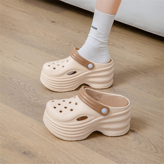 여성 웨지 슬리퍼 8cm 키높이 통굽 앞막힌슬리퍼 EVA 쿠션 미끄럼 방지 여름 물놀이 비치샌들