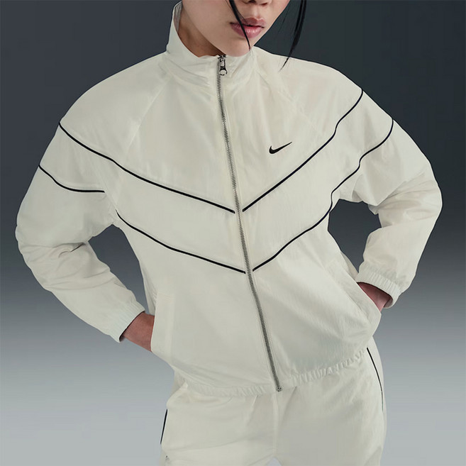 [국내매장판]나이키 우먼스 윈드러너 루즈 우븐 풀집 자켓 FV6305-135 화이트 여성집업 여성바람막이