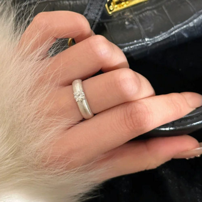 티큐 여성 매트 무광 큐빅 오픈형 볼드 링 반지 A1726