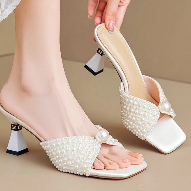 ROYALBELLE 여성 스퀘어토 진주 슬리퍼 장식 스트랩 뮬 샌들 큐빅 힐 편한 신발 E0072602