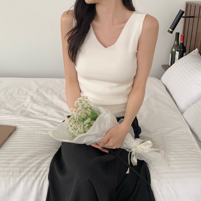 (국내생산)씨엘로 앞뒤착용 여성나시스퀘어넥브이넥민소매 베이직쿨니트나시부유방커버