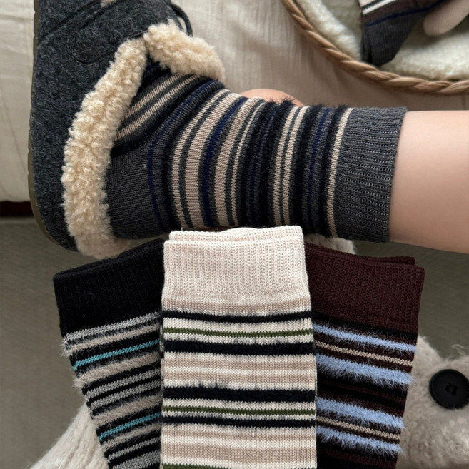 Banjiwu 여성 양말 빈티지 스트라이프 겨울 양말 중목 양말 장목 양말 중목 양말 클래식 도톰한 보온 운동 무압박 면 양말 4족 세트