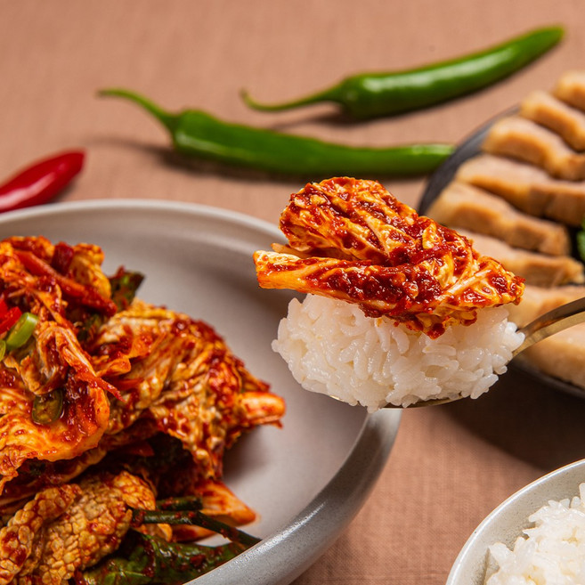 명동칼국수 마늘김치 매운 겉절이 맛있는 칼국수김치 1kg, 1개