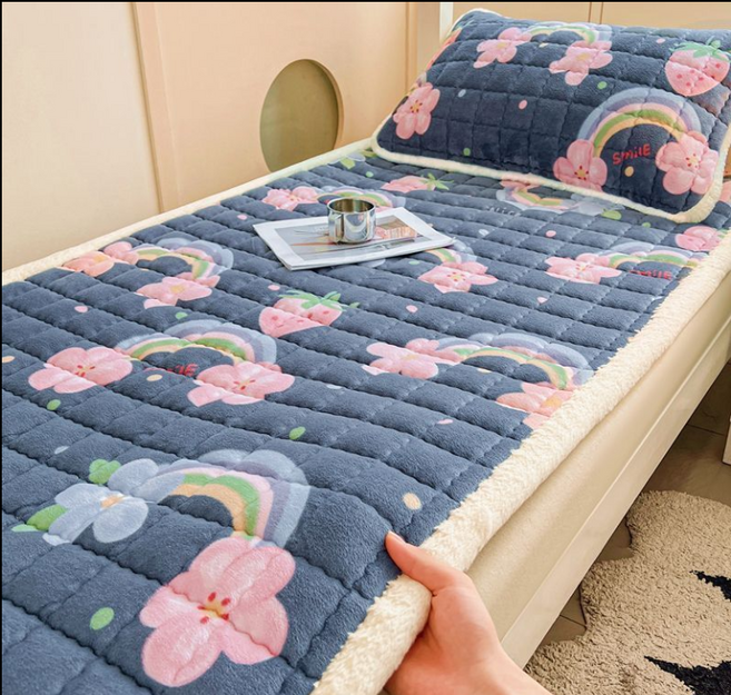 [청이스토어] 겨울 벨벳 논슬립 이불 패드 미끄럼방지 부드러운 편안한 누빔 매트리스 물세탁가능 침대패드 논슬립 겨울 필수템, 하트공룡
