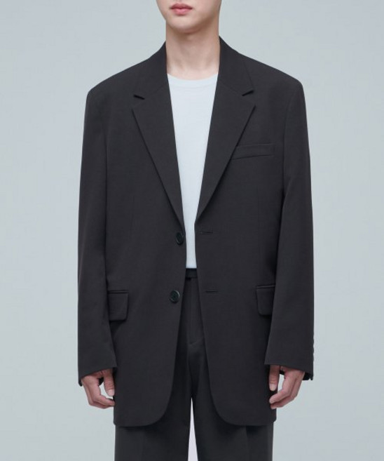 무신사 스탠다드 대디 숄더 오버사이즈 블레이저 다크 그레이 499237