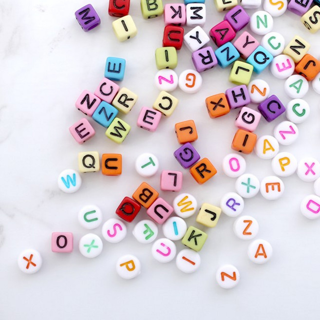 짱패브릭 이니셜 알파벳 비즈 A~Z 이니셜선택, 사각컬러, Q, 1개, 사각컬러