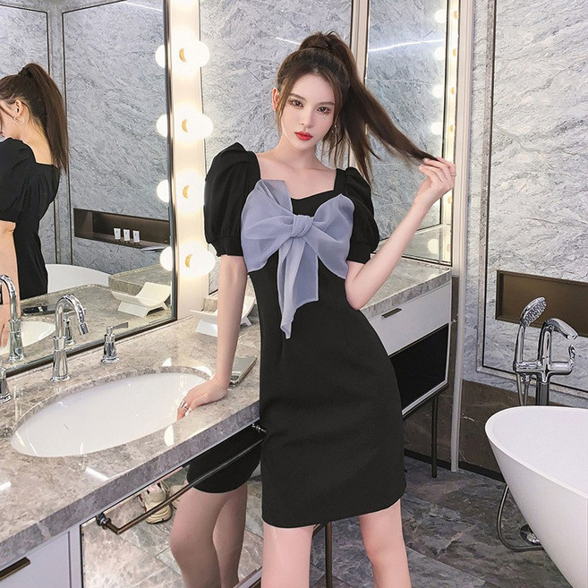 【法式赫本風】小黑裙 連衣裙 氣質連衣裙 法式連衣裙 夏季連衣裙 方領泡泡袖 蝴蝶結收腰 約會度假 顯瘦氣質, 黑色