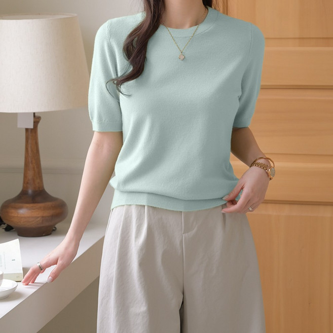 데일리앤 러빈 부드러운 여성 기본핏 얇은 반팔 니트 티셔츠 출근코디 하객룩 봄 여름 가을