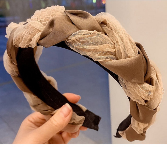 寬邊打結髮箍，素面設計，適合日常配戴