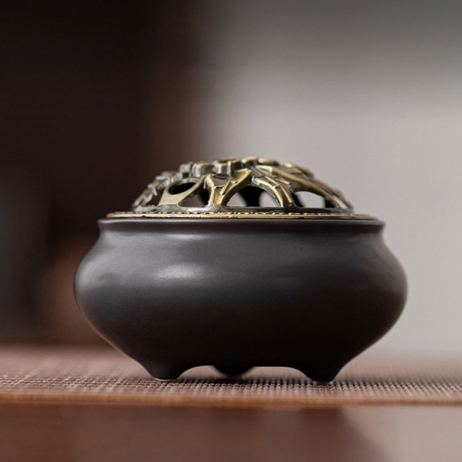 禪黑陶瓷盤香爐 薰香爐 鏤空雕花蓋 香插 附防火棉 禪意香座, 禪黑