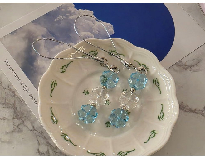 [바닐라제이] 행운을 담은 네잎클로버 키링 핸드메이드 키링 핸드폰 줄, 1개, 블루