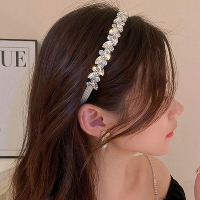 지니홀딩스 화려한 큐빅 머리띠 웨딩 머리띠 웨딩헤어밴드 포인트 파티 연말 티아라