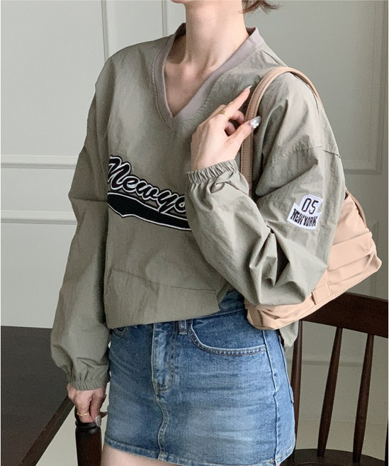 뉴욕 아노락 바람막이 레터링 브이넥 긴팔 맨투맨 티셔츠 (2color)