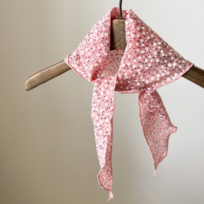 100% 국내산 여성스카프 쁘띠 미니 삼각 가방 여자 목스카프 목수건 꽃무늬 잔꽃 면 봄 여름 가을 간절기