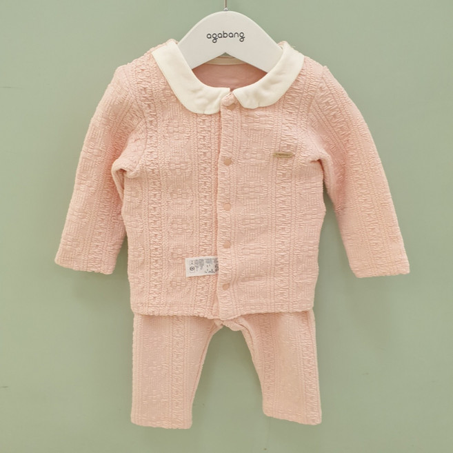 아가방_평촌점_크림컬러의 케이블 니팅소재 카라포인트 케이블 니팅오픈내의