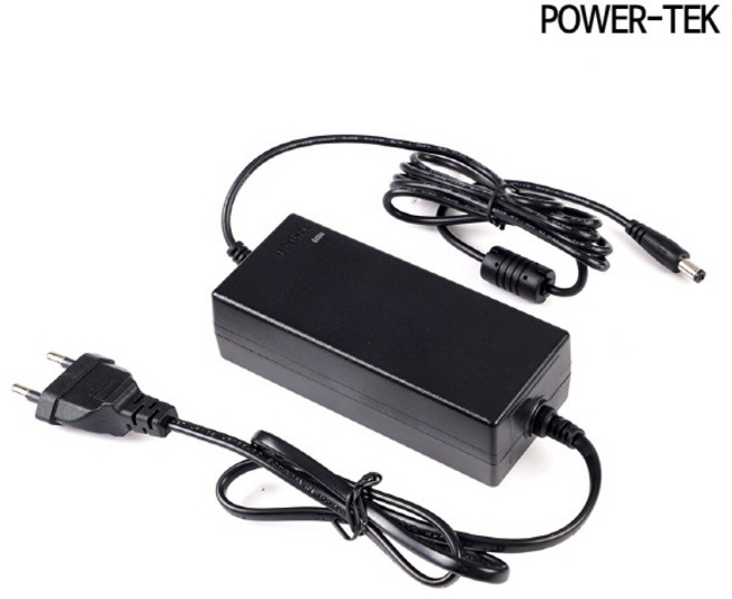 (파워텍) 어답터 100~240V / 12V 5A (내경2.1mm/외경5.5mm) 전원 케이블 일체형 (비닐포장), 1개