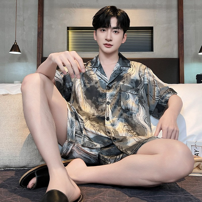 남성 여름 얇은 아이스 실크 반팔 기하학적 패턴 럭셔리 실크 대형 남성 경량 사치 홈웨어 세트
