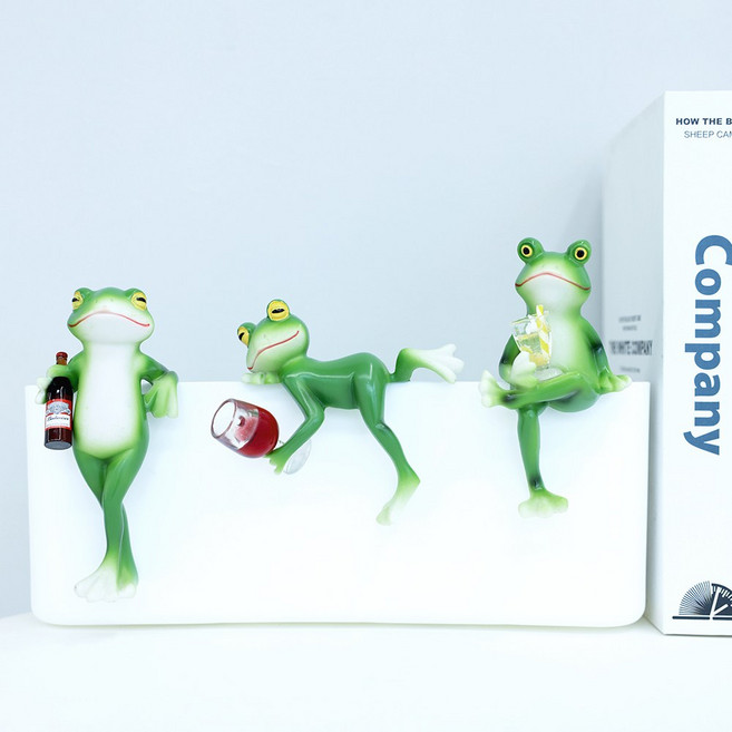 HK sell 여유한잔 개구리 모니터 대시보드 피규어 귀여운 미니 자동차 차량용 피규어, 3개1세트