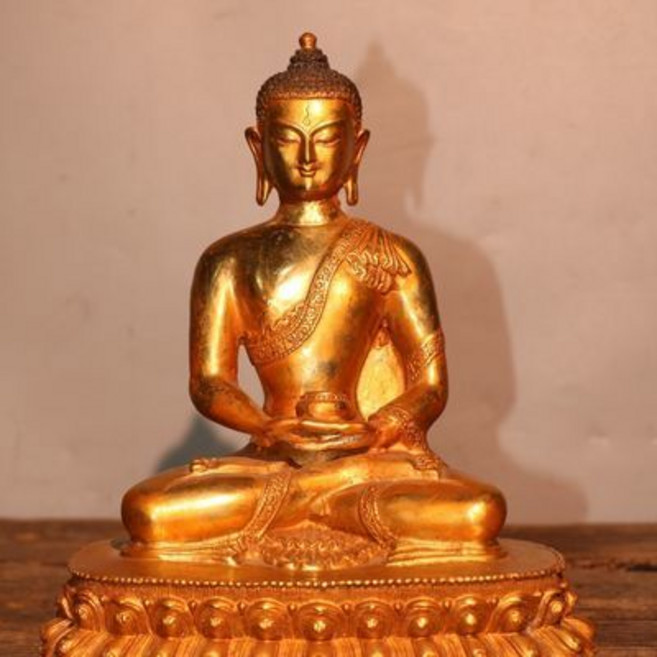 純銅鎏金釋迦牟尼佛像 供奉擺件, 1個, 舊藏純銅鎏金佛像 釋迦牟尼佛一尊 恭請供