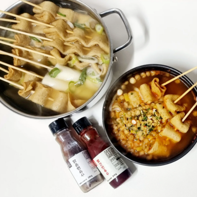 역전 빨간 꼬치어묵+부산물떡 2세트 나혼자산다 빨간어묵탕 꼬지어묵 매운어묵 안매운 꼬치오뎅탕, 1.44kg, 1세트, 빨간찐육수(병)2, 꼬치어묵(15개)2봉+물떡없음