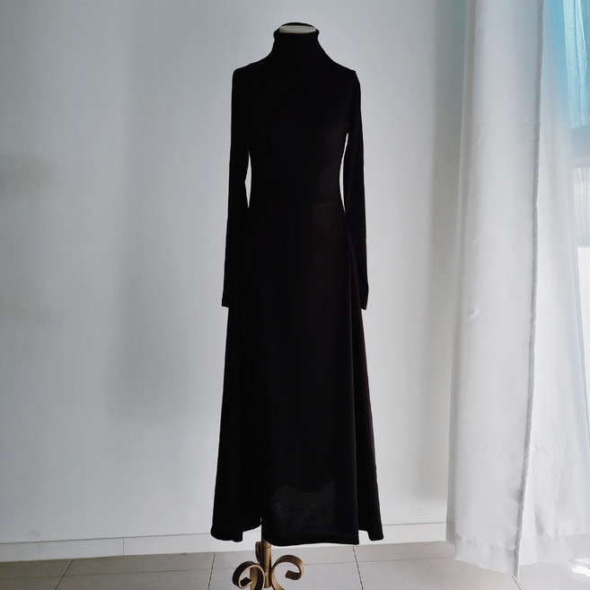 매끈 폴라 롱원피스 ) 블랙 여성 목폴라 하객 연말 파티 플레어 스판 섹시 우아