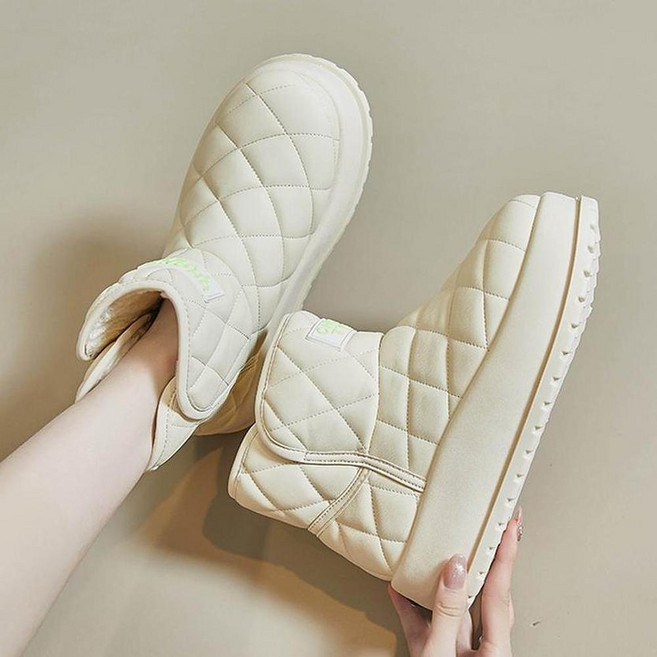 YANGTA 여성 가벼운 미끄럼방지 편한 기모 안감 부츠 심플 방한화