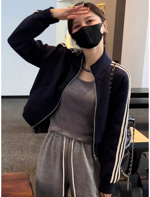 女士短款棒球服外套 設計感開衫