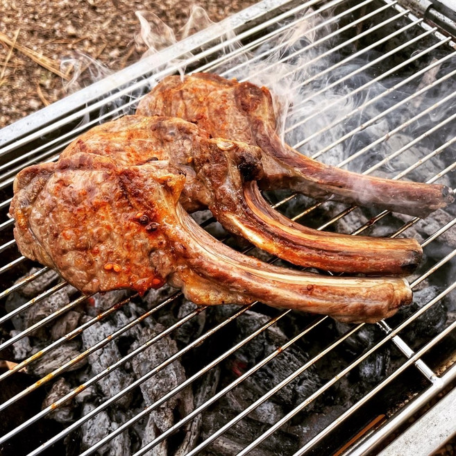 냉장 토마호크 스테이크 블랙앵거스 초이스급 캠핑고기 홈파티 1100g 숯불구이, 1개, 1.1kg