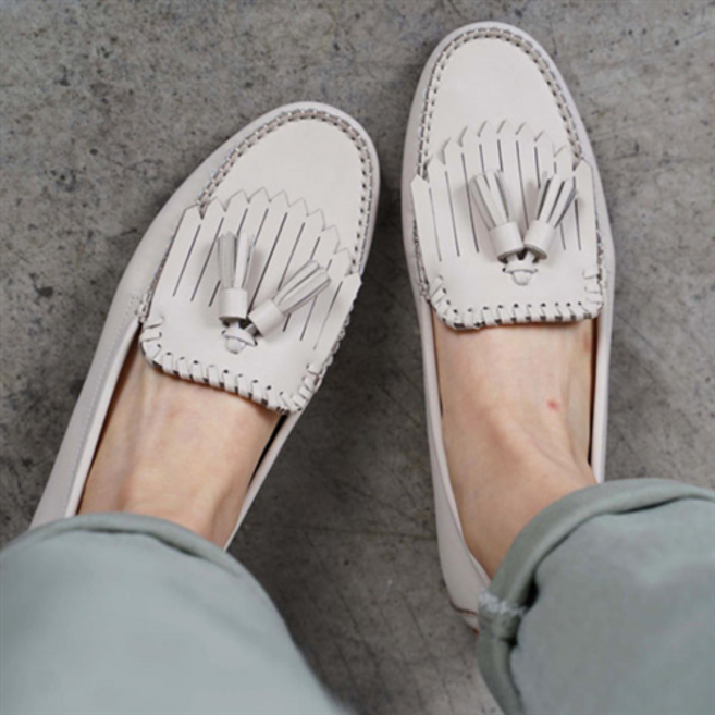 여성 테슬 소가죽 드라이빙 플랫 로퍼 3006