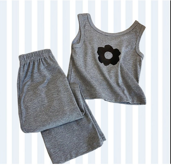 해피팡팡 - 여름 아동 키즈 주니어 사이즈까지 민소매티 + 밴딩바지 여아 상하복 세트 ( 그레이플라워밤나세트 ~150호 )아동 초중생 주니어 여름 투피스 외출복 상하의세트