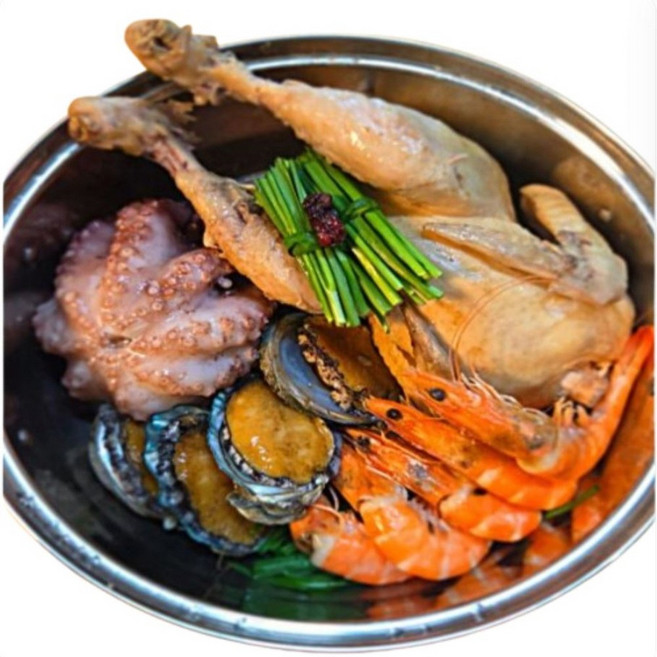 6위 - 한상직송 해물가득 든든 보양 해신탕 밀키트, 1.8kg, 1개