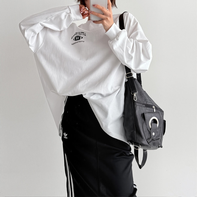 데일리 오버핏 빈티지 레터링 롱슬리브 옆트임 박스티