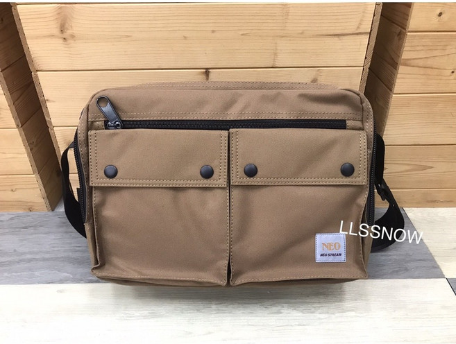 Neo Stream 韓國潮流休閒 防潑水尼龍斜背包, 卡其色