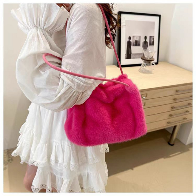 코코린느 무지 패턴 심플하고 고급진 밍크 퍼 숄더백 (6colors)