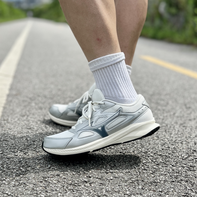 미즈노 MSMG 맥시마이저 26 남성 여성 런닝화 운동화 신발 러닝화 워킹화 헬스화 발편한 커플 그레이 화이트
