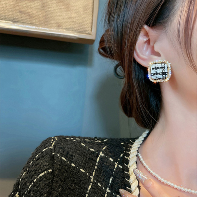 여성 큐빅 스퀘어 트위드 귀걸이 A336