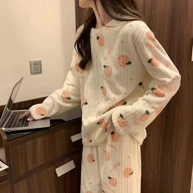 可愛珊瑚絨睡衣 女 秋冬保暖寬鬆家居服