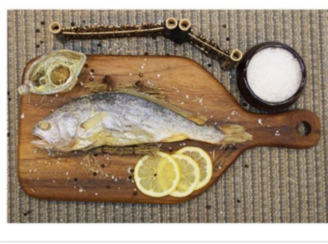 완벽한 수작업 손질 찐보리굴비 250g이상 한마리라도 큰것을 먹어야 제맛 ( 머리 아가미 내장 지느러미 꼬리제거) 5~10마리 머리제거는 (가시만 버리면됨), 7개, 내장제거31cn내외