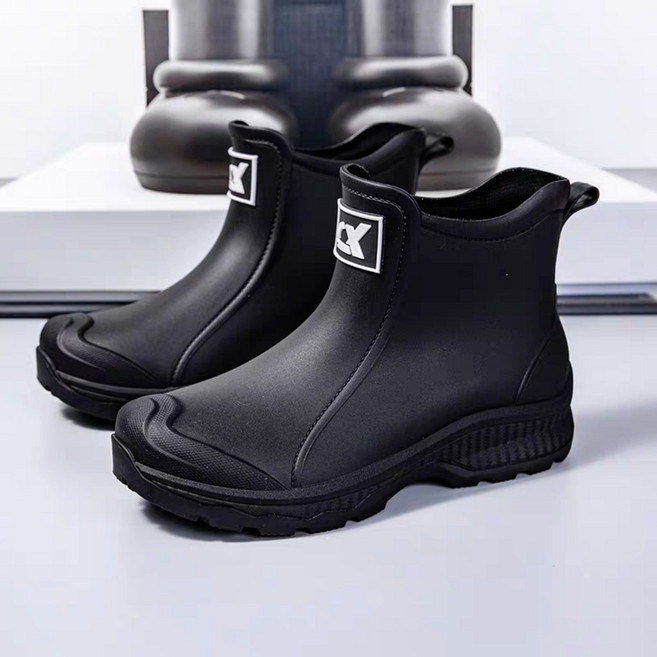 YANGTA 패션 가벼운 남자 레인부츠 캐주얼 작업용 낚시 장화 여름 남자 미끄럼방지 쿠션 레인부츠