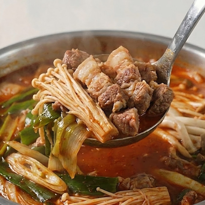 2위 - 고기가좋다 신선한 국내산 한돈 돼지찌개 술안주 캠핑 밀키트 캠핑요리 간편조리 찌개, 1세트, 1.75kg