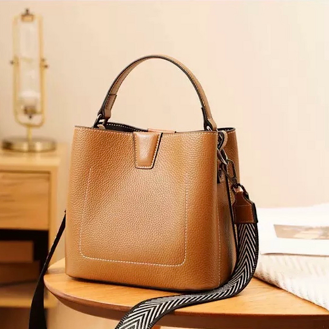 윤휘 여성 소가죽 사각 사이즈 크로스백 9902