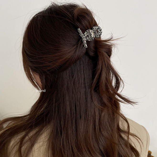 이수앤 프랑스 핸드메이드 반머리 집게핀