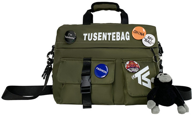 TUSENTEBAG 機能風大容量多口袋斜挎包, 軍綠色,含掛件