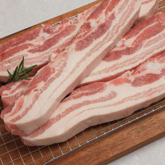 [한땀갈비] 부드럽고 육즙 가득한 삼겹살, 수육용, 1개, 1kg