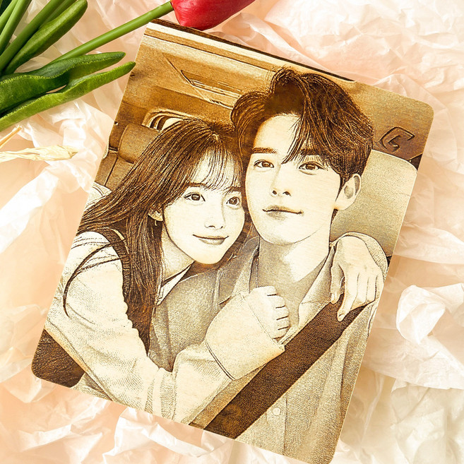 디엠지아트토이 특이한 여자친구 기념일 선물 나무액자 인화