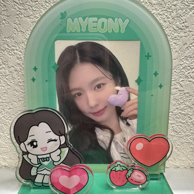 gidle 女娃 6周年立牌 附卡 全套未拆封 琦 面刷 娟 妮, 1個, 6周年立牌+小卡全套葉舒華一套