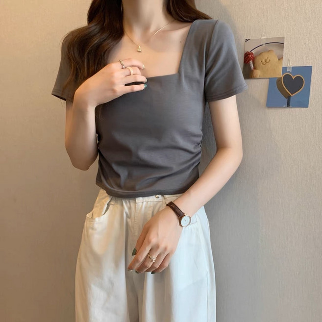 女上衣 領素短T 設計感辣妹 露鎖骨小個子顯身短版上衣